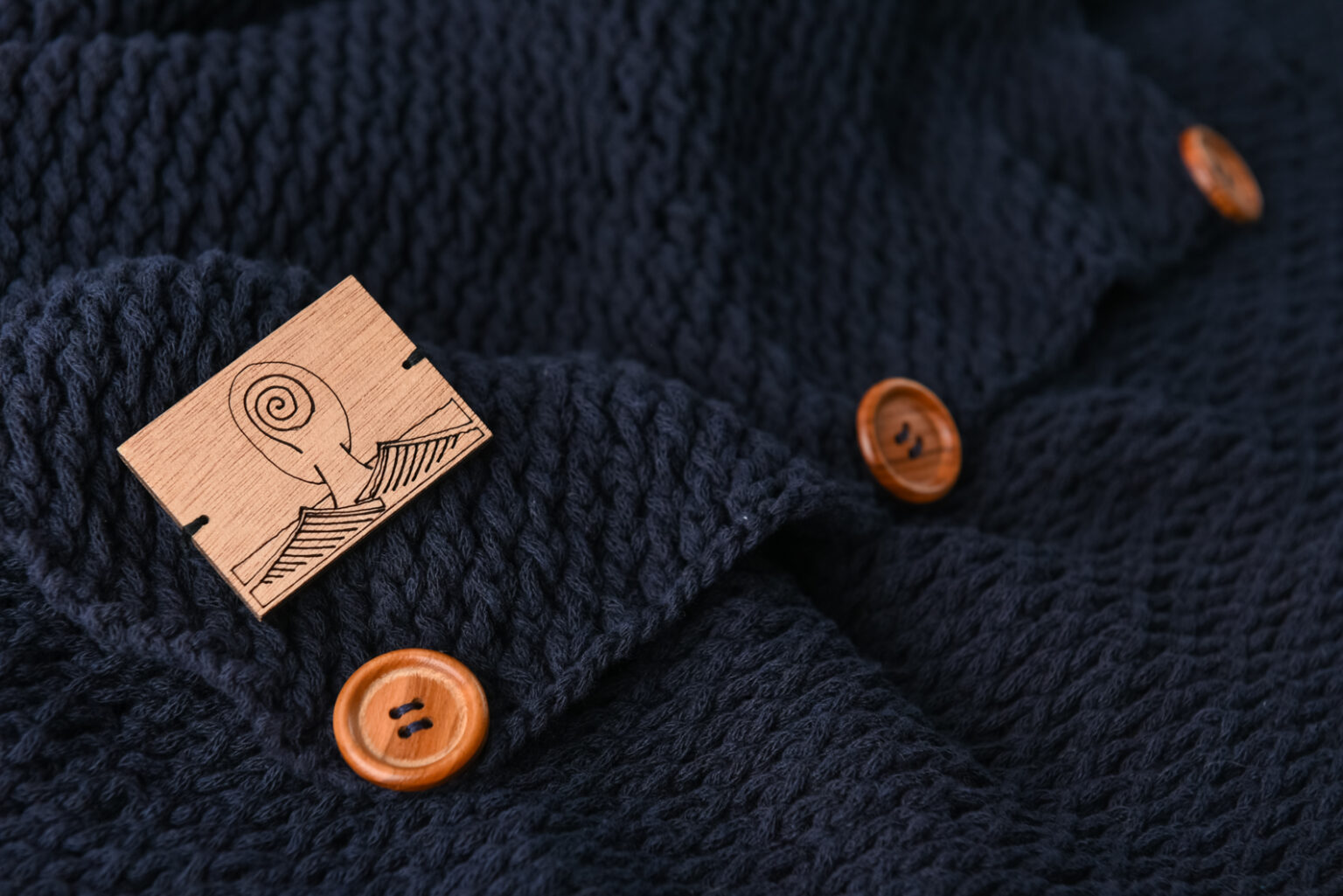 shawl with buttons