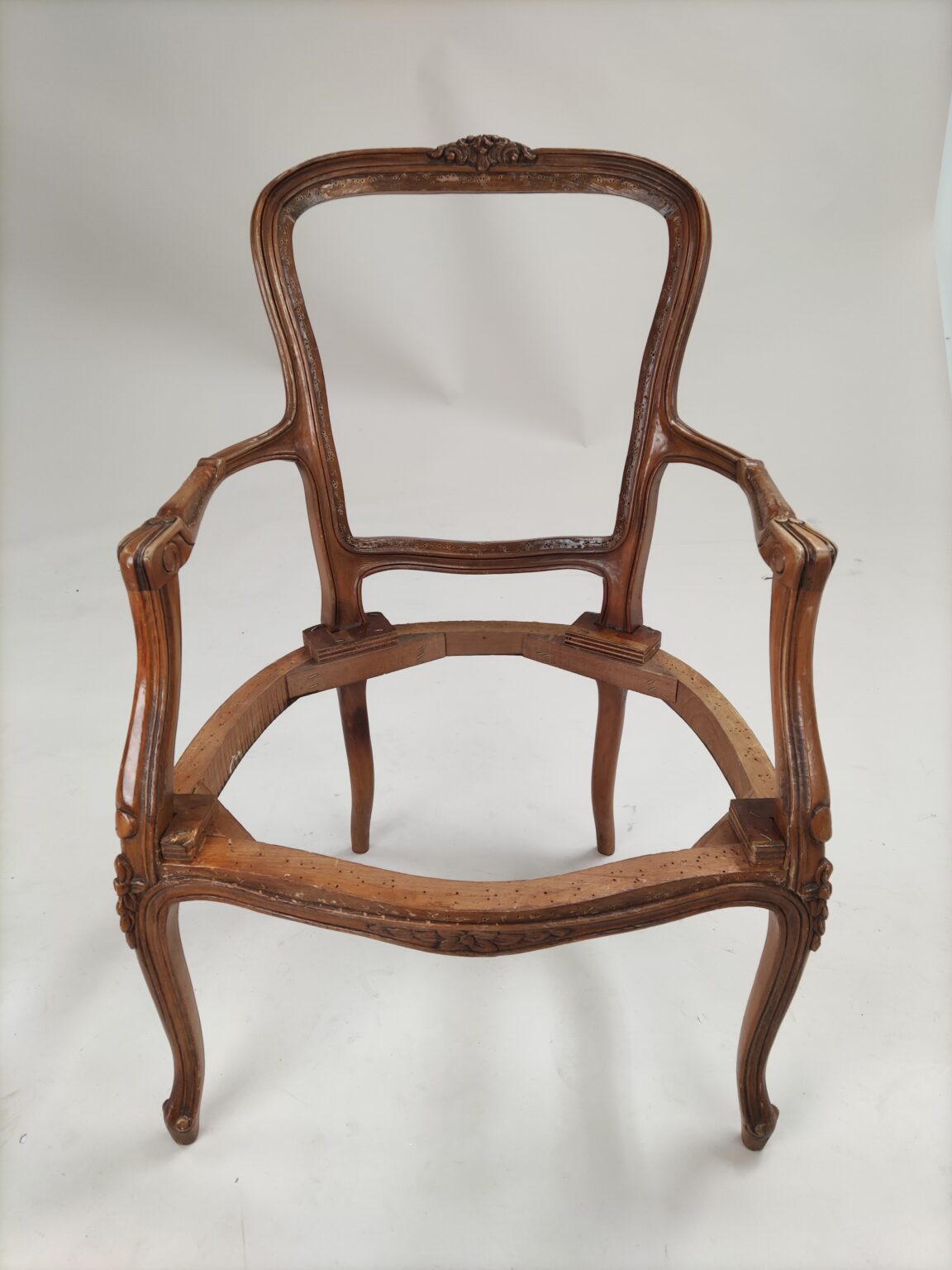 Conversion of a rococo chair - CraftHub European Project