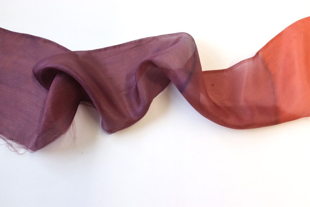 Overdyeing Shibori technique on wool - Dye process - CraftHub European Project